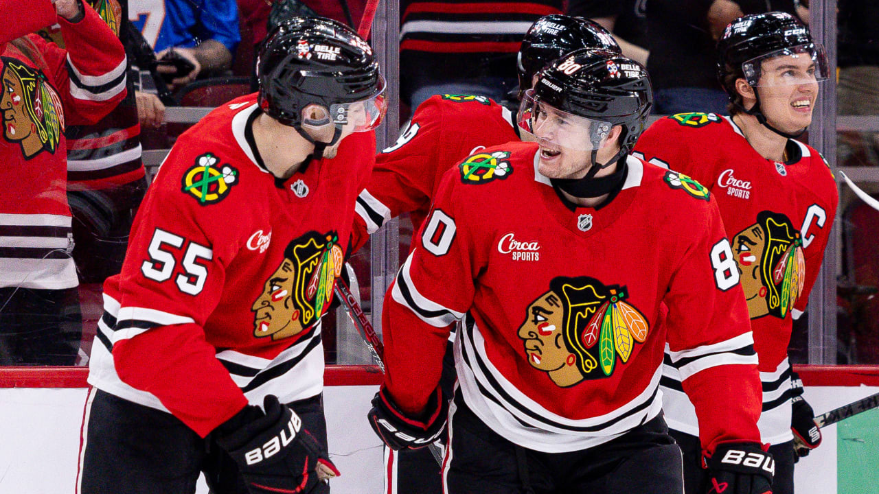 Bedard returns as Chicago tops Pittsburgh 5-3 at United Center