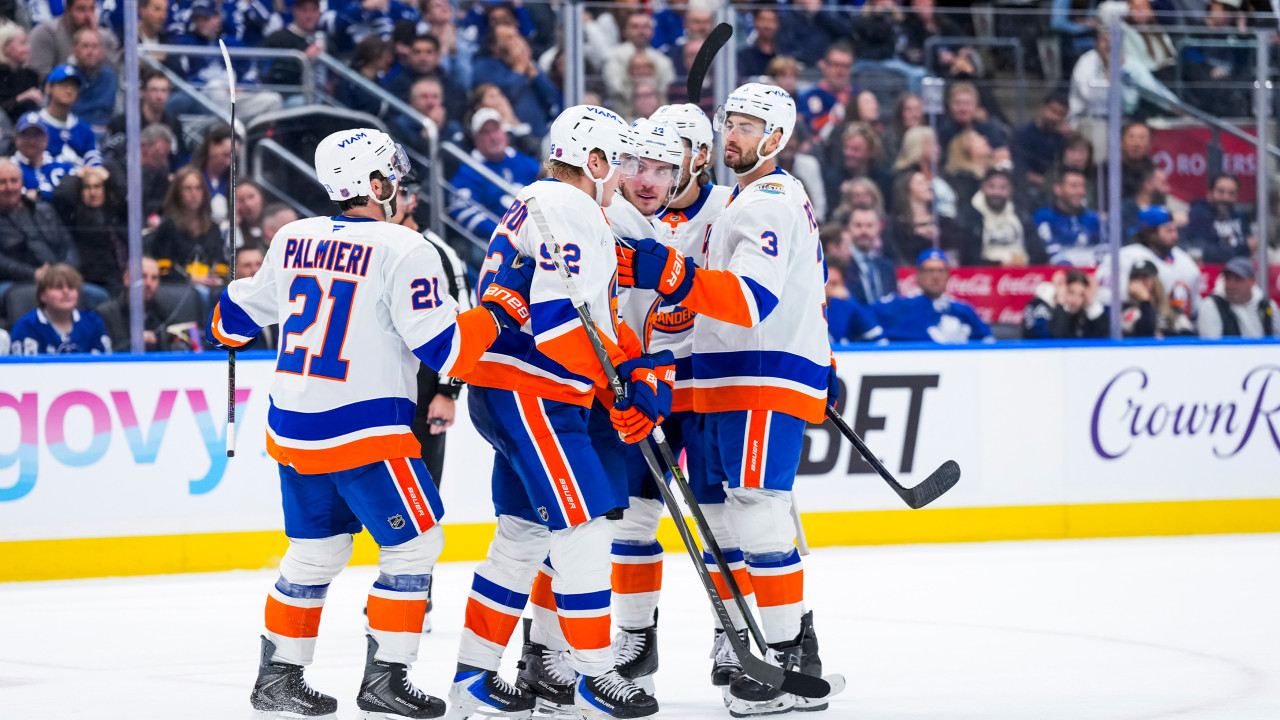 Bo Horvat records a goal and assist as Islanders beat Maple Leafs 4-1 at Scotiabank Arena