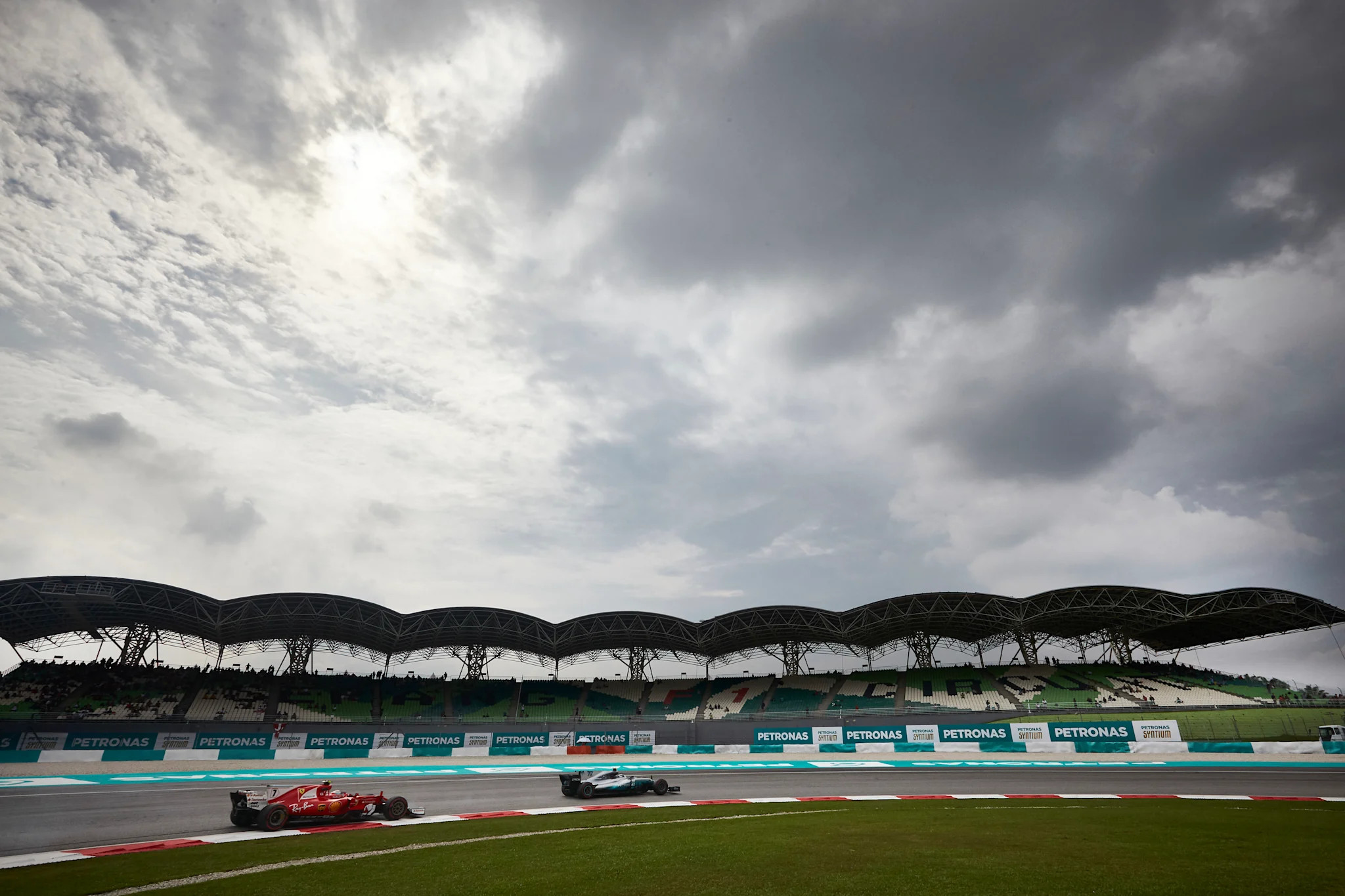 Weather forecast: Hot, humid conditions with possible rain for the 2026 Bahrain Grand Prix at Sepang