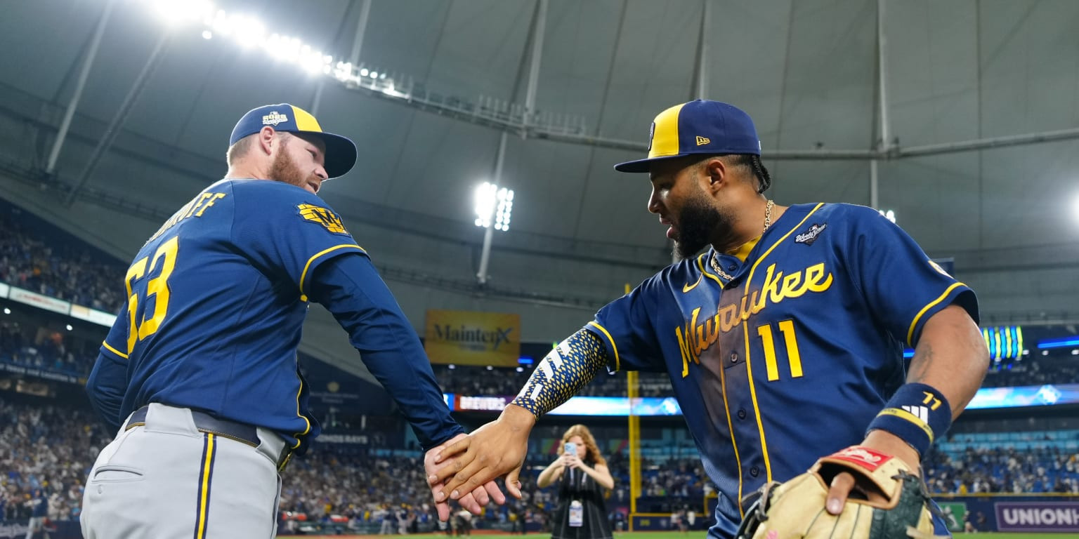 Brewers pour on late offence to beat Rays 10-1 in World Series Game 3, take 3-0 lead
