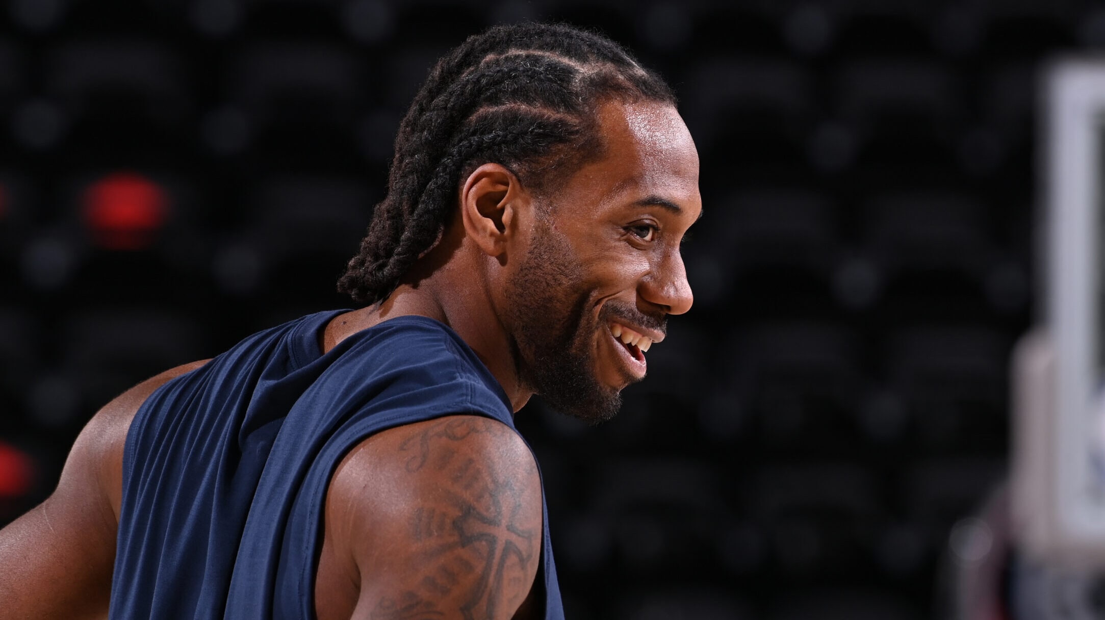 Kawhi Leonard returns to Toronto as Raptors complete Clippers trade