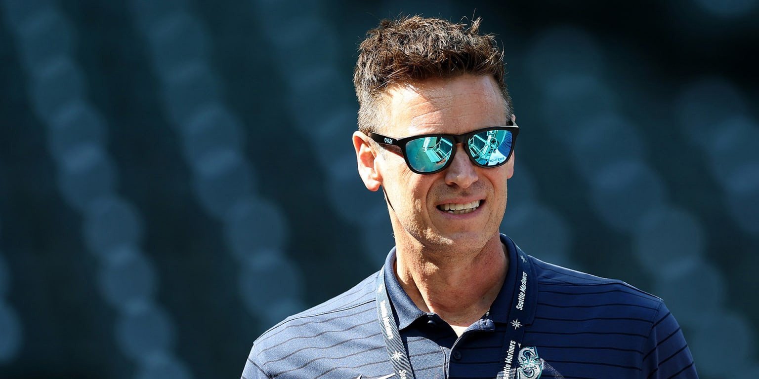 Mariners begin in-person managerial interviews this week with Joe Espada and Jason Kanzler at T-Mobile Park