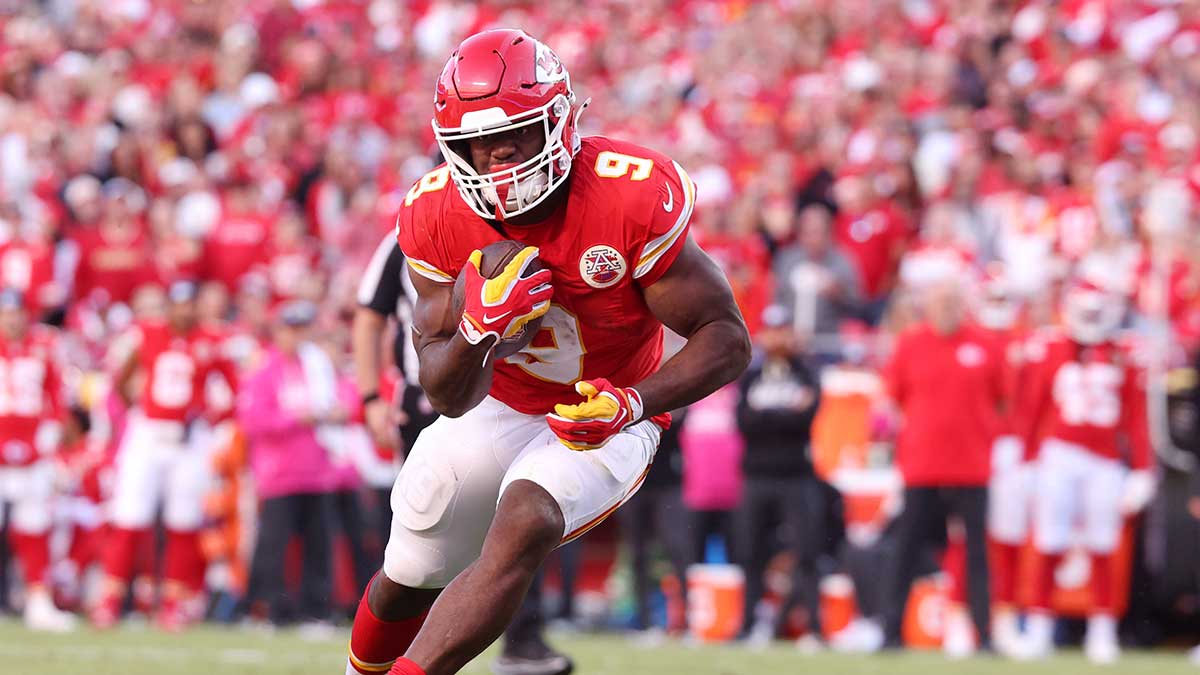 Mike Macdonald praises Kenneth Walker III after Chiefs start led by league-leading rushing numbers