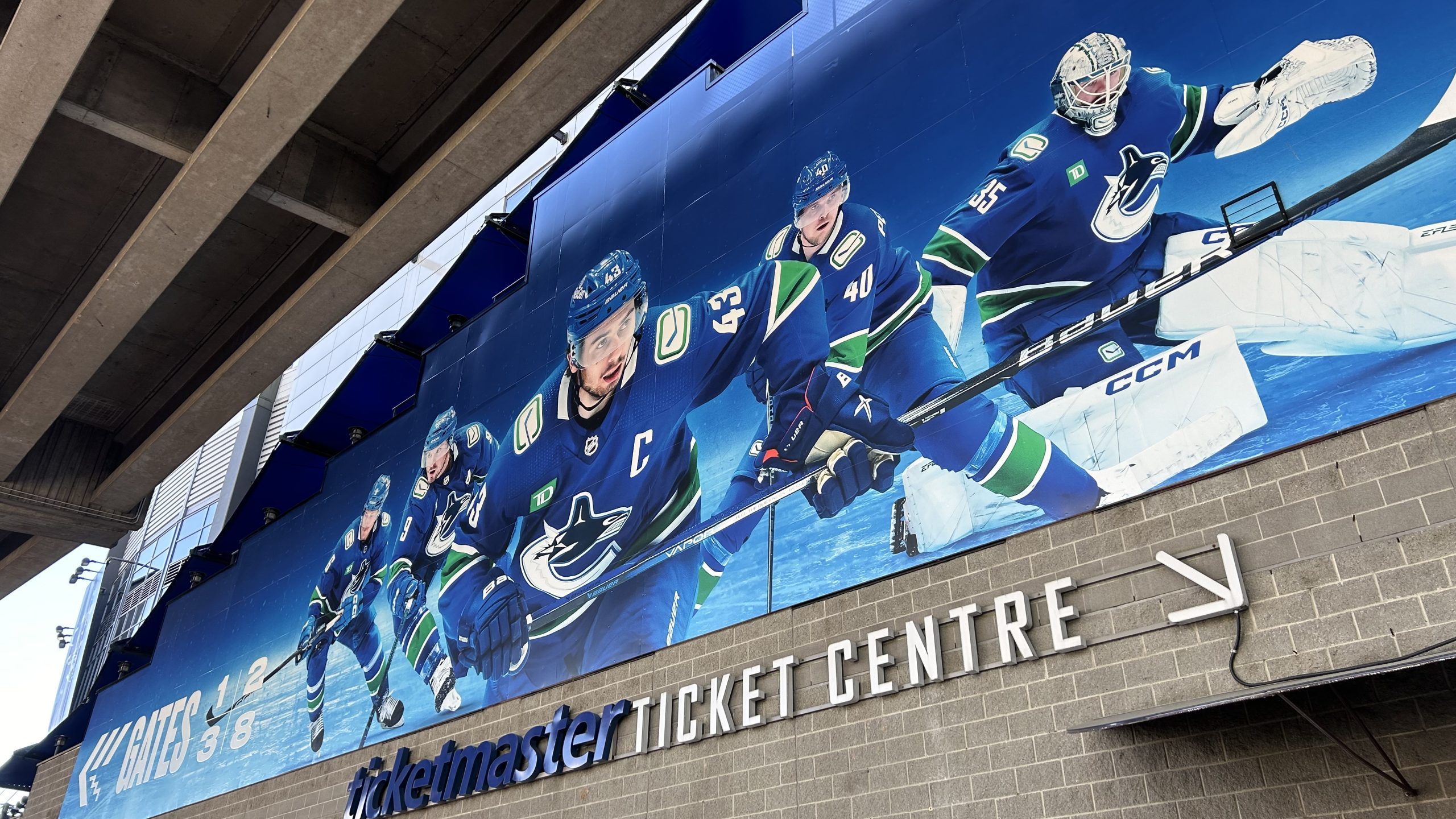 Mixed feelings as Canucks return to Rogers Arena for first home game of new season