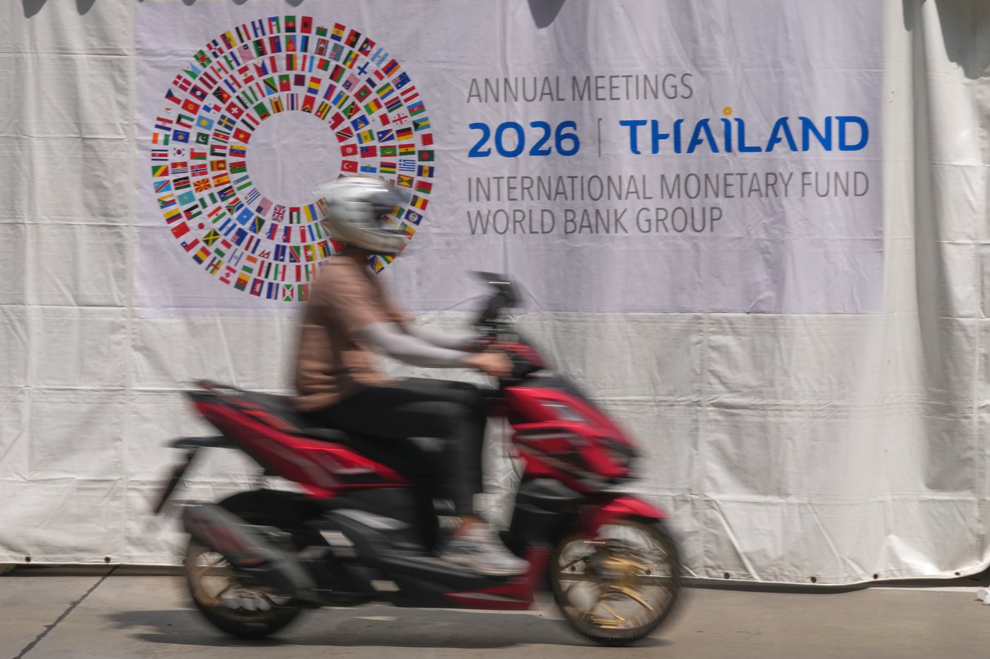 IMF lifts world growth forecast to 3.1% but warns AI boom and debt raise risks