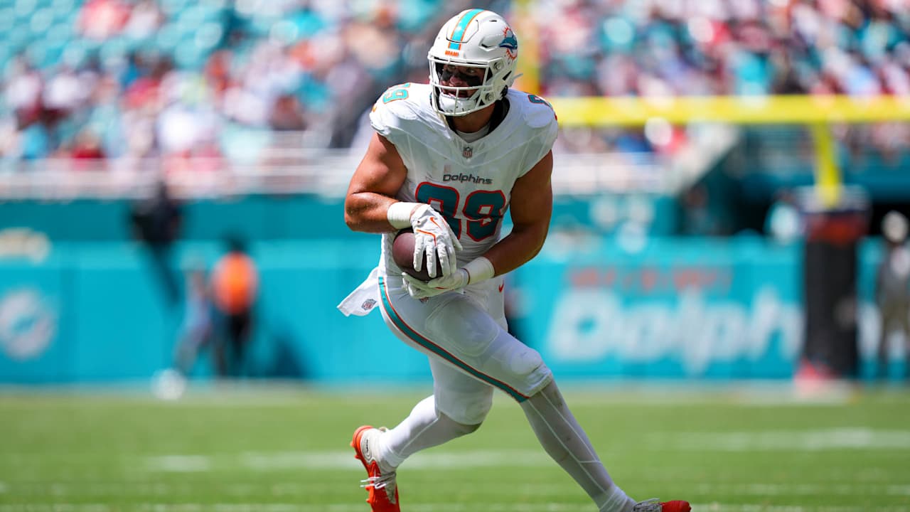 Seahawks sign veteran TE Ben Sims to practice squad