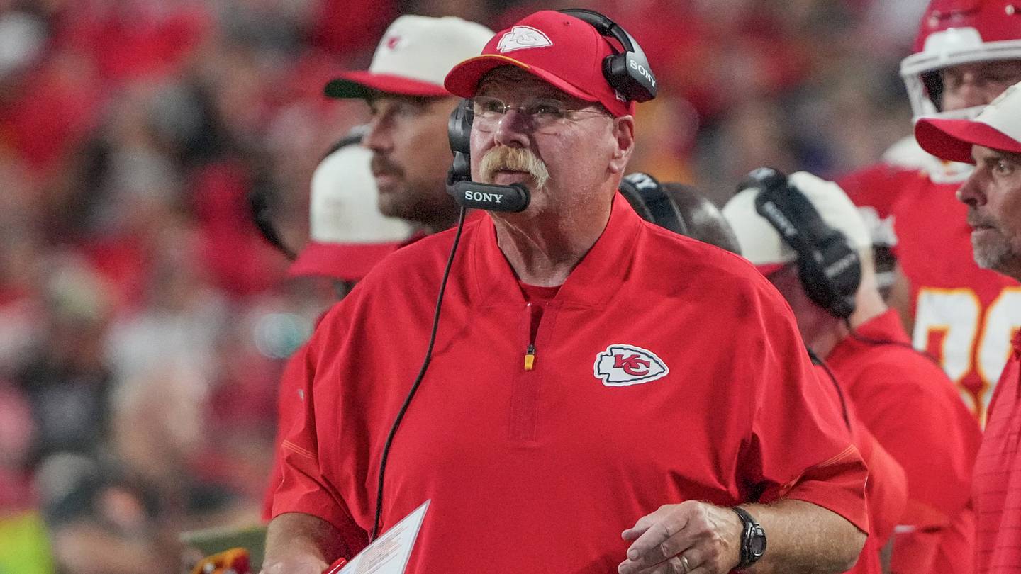 Chiefs-Seahawks SNF: Seattle wins coin toss as Chiefs open from their 27; first-quarter highlights