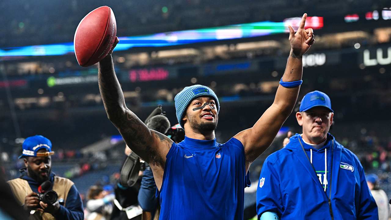 Jaxon Smith-Njigba hauls in 9 catches for 150 yards and a TD in Seahawks’ 20-3 win over Chiefs