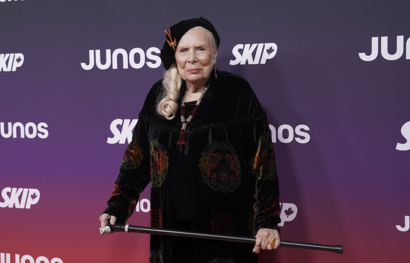 Joni Mitchell becomes a U.S. citizen after decades living in the United States