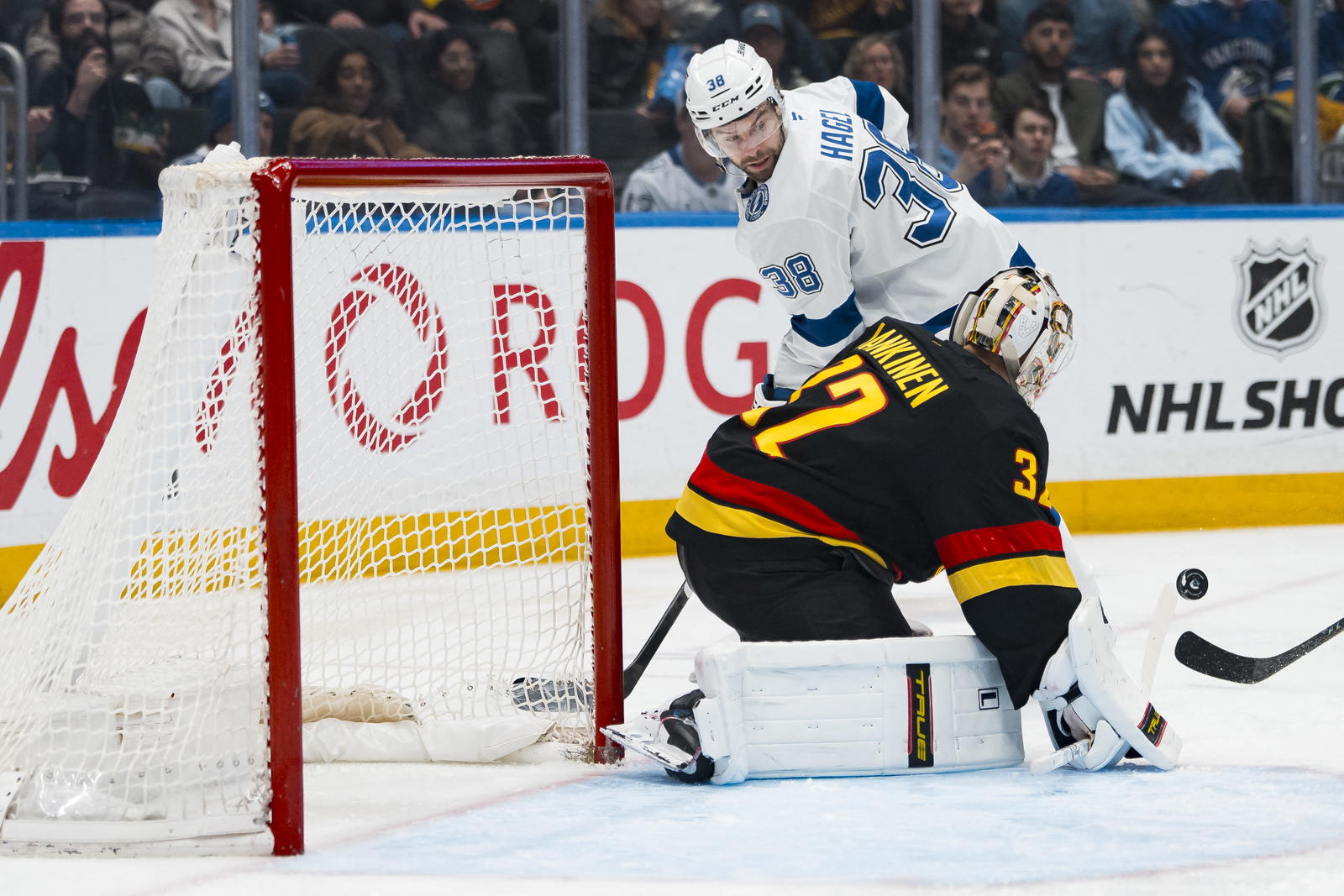 Lankinen to start as Canucks close six-game road trip against Lightning at 1:00 pm PT