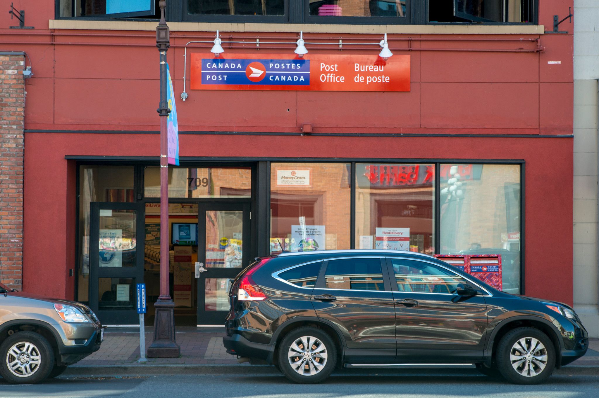 Canada Post trialling Swap Spot service in Greater Vancouver for Marketplace, Craigslist and Kijiji exchanges