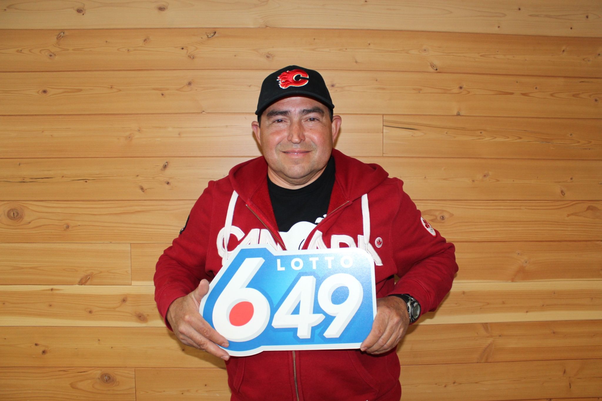 High River man becomes Lotto 6/49 millionaire after checking ticket during fuel stop in Calgary