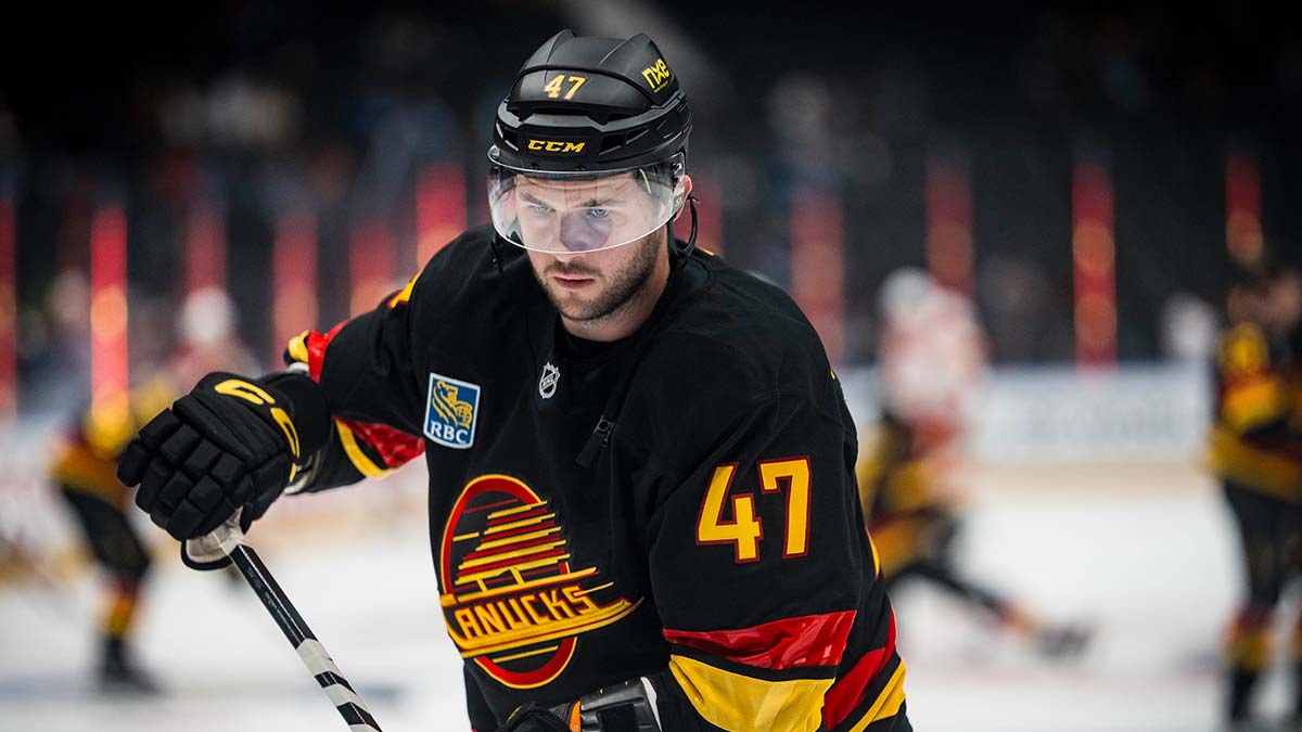 Canucks’ Paul Cotter responds to critics after 3–2 loss to Vegas Golden Knights