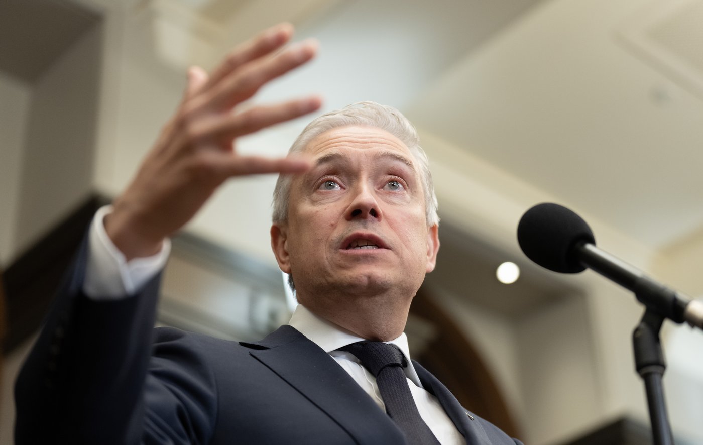 Federal government introduces bill to extend federal gas tax pause to January 2027