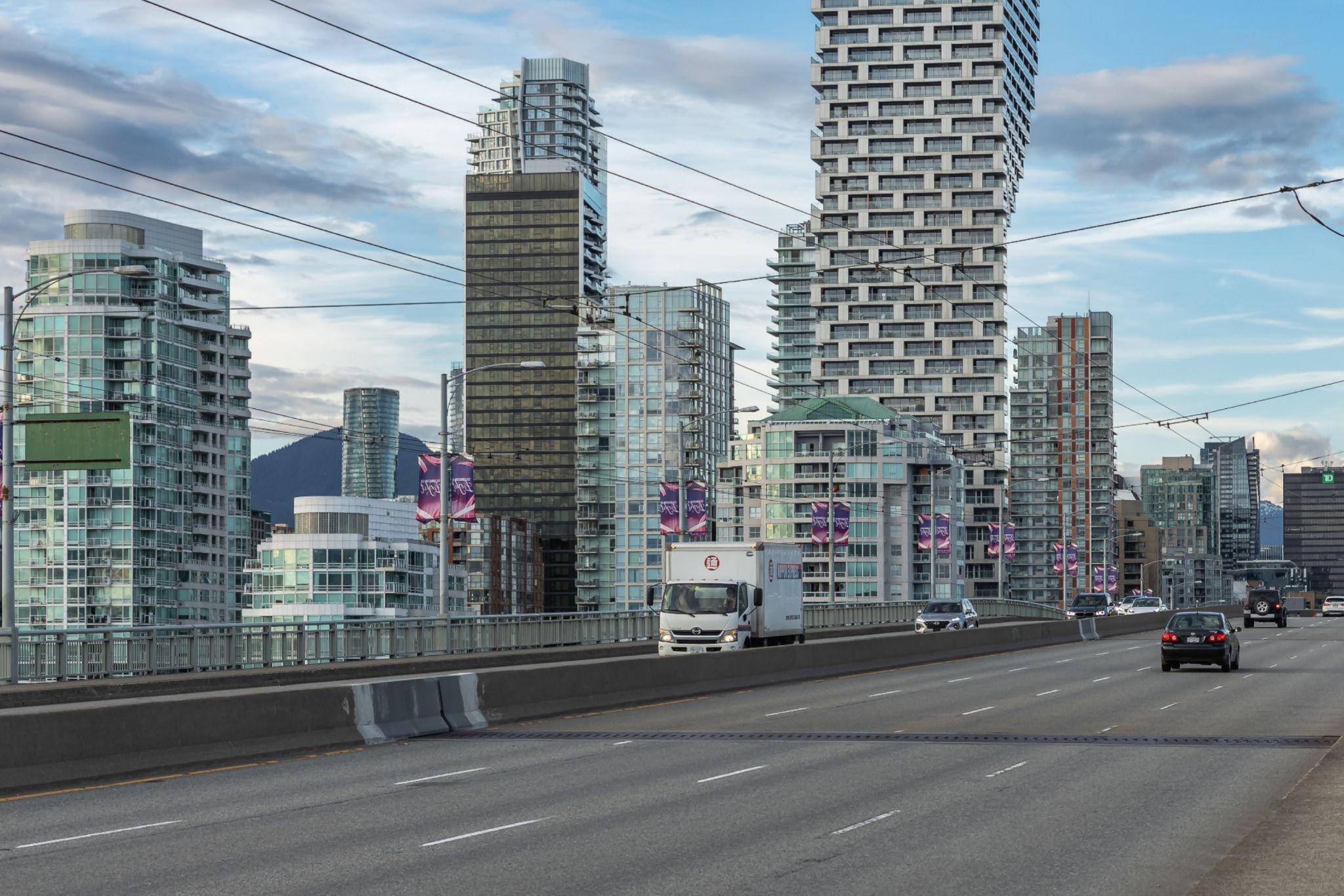 Granville Street Bridge crash sends six people to hospital; VPD seeks witnesses and dashcam footage