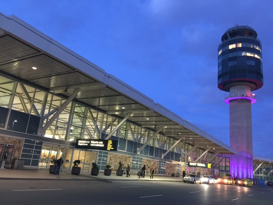 Richmond council unanimously backs 24-hour liquor licence change for Romer’s Burger Bar at YVR