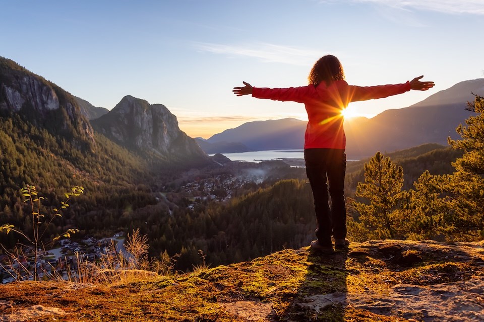 4 easy Lower Mainland hikes for fall colours, including timed Minnekhada hours and trail distances