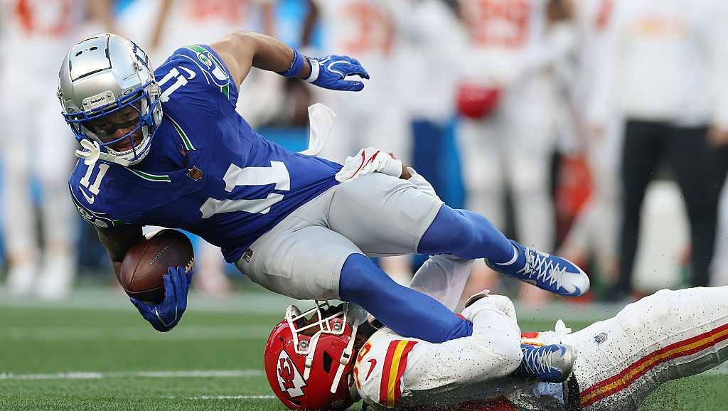 Chiefs vs. Seahawks: Ty Okada interception highlights as Kansas City and Seattle trade drives in Seattle