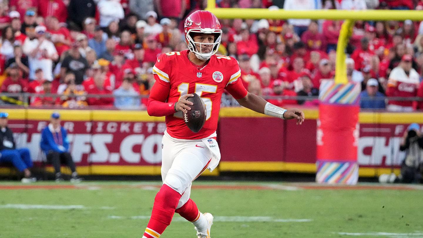 Chiefs–Seahawks Sunday night: betting preview highlights Walker rush over and Darnold interception