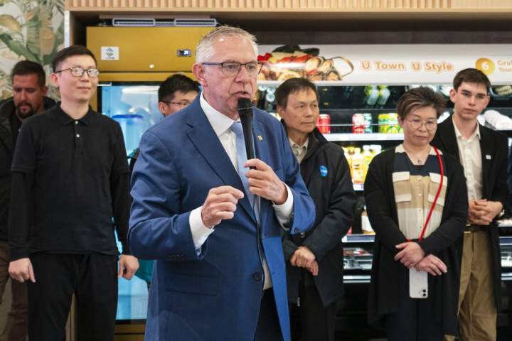 B.C. party leaders visit Vancouver Board of Trade ahead of Oct. 24 election