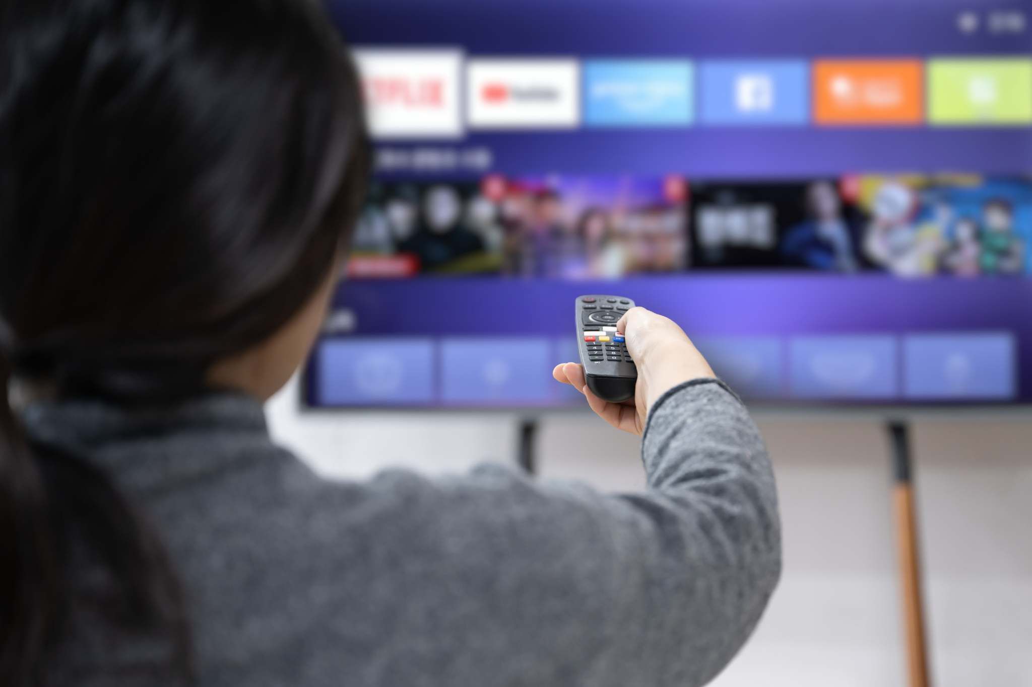 Report: Canadians spend about 80 hours a year deciding what to watch on TV