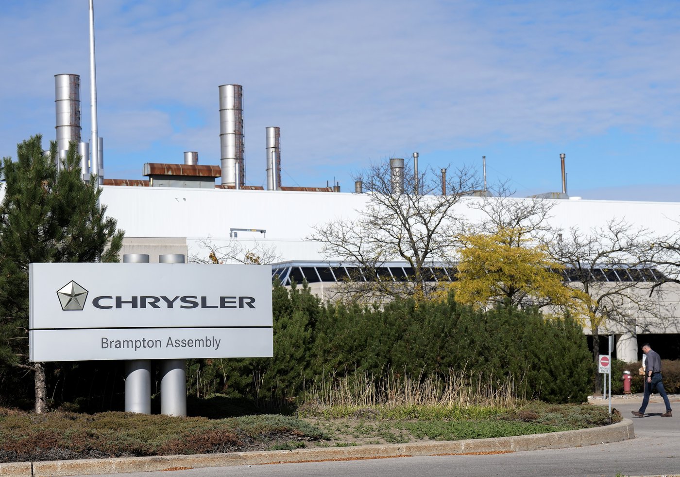 Stellantis workers vote to authorize a potential strike as Unifor says talks are at an impasse