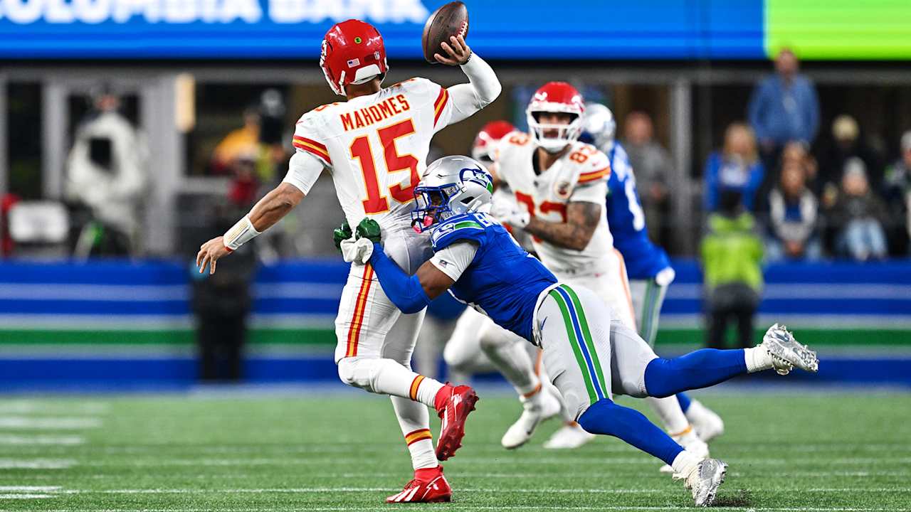 Seahawks Mike Macdonald lauds “warriors” after defense shuts down Chiefs in 20-3 win