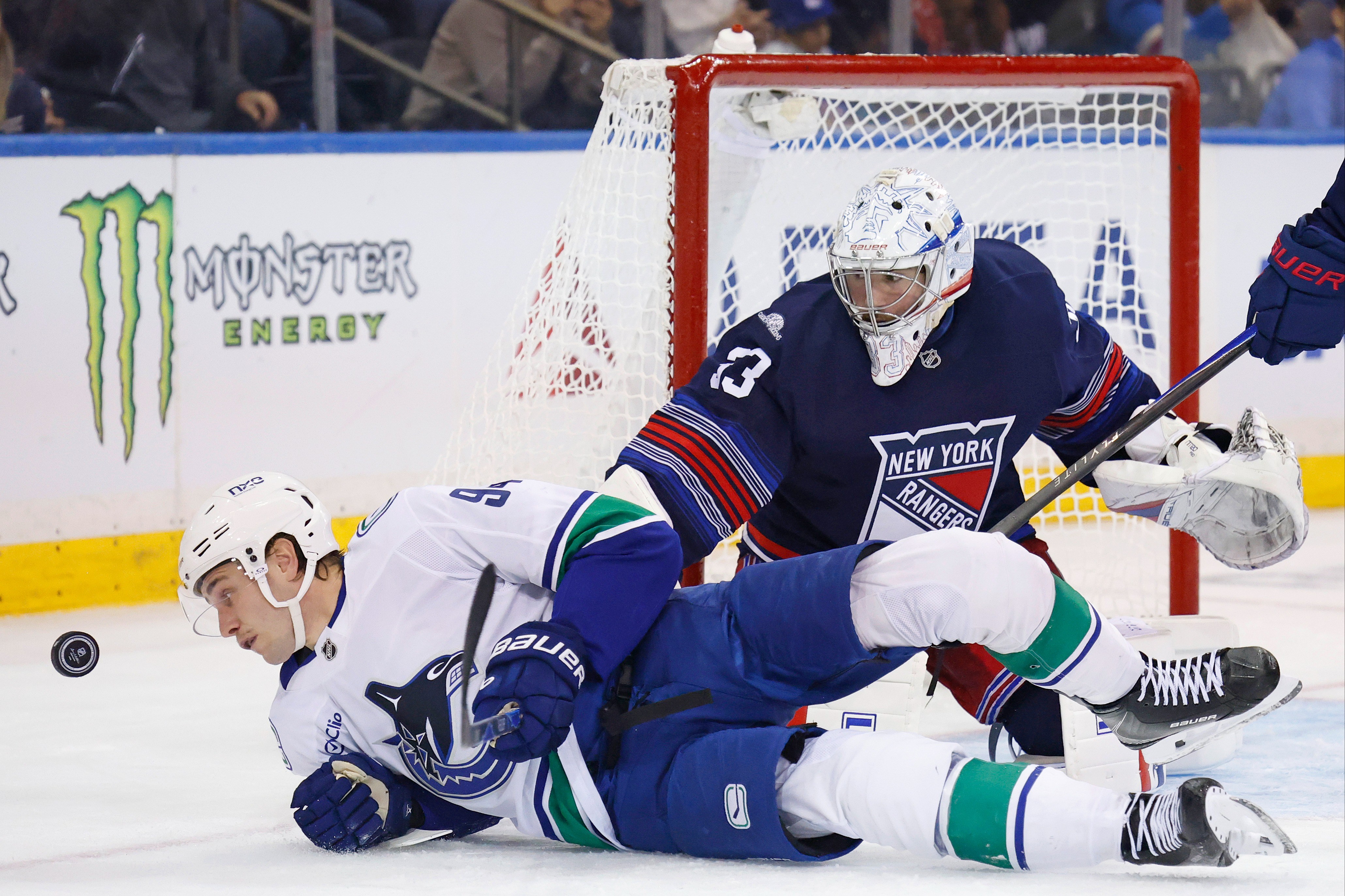 Rangers respond after Shesterkin injury with 6-2 win over Canucks at Madison Square Garden