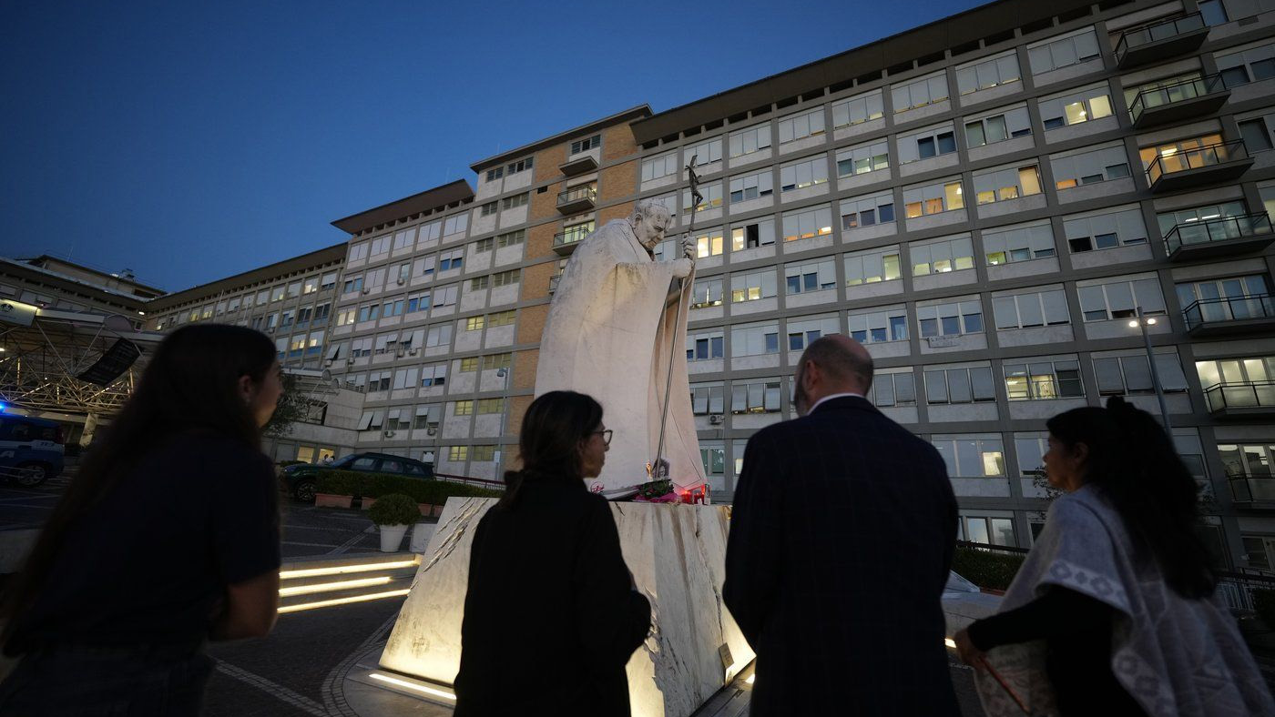 Pope Leo XIV to be released Saturday, four days after lung cancer surgery; to give Sunday noon blessing