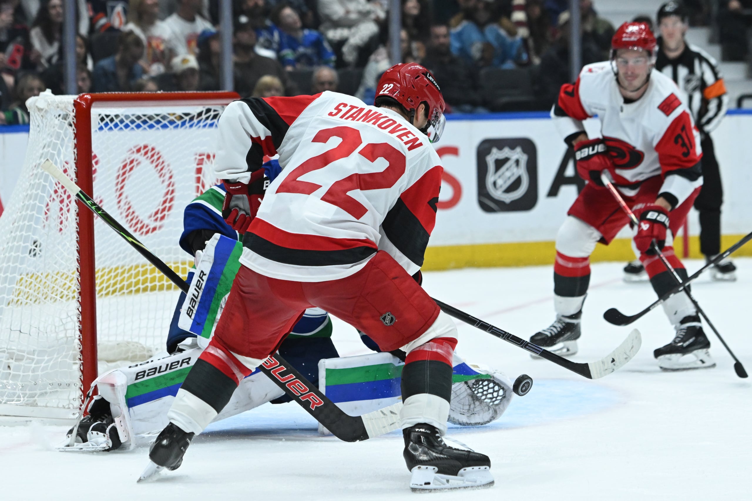 Hurricanes beat Canucks 6-3 at Rogers Arena, with Logan Stankoven scoring twice in B.C. homecoming