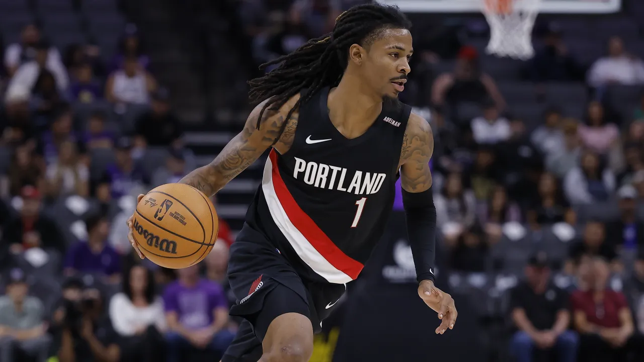 Ja Morant leaves Portland–Memphis game with left hamstring injury in 124–103 loss