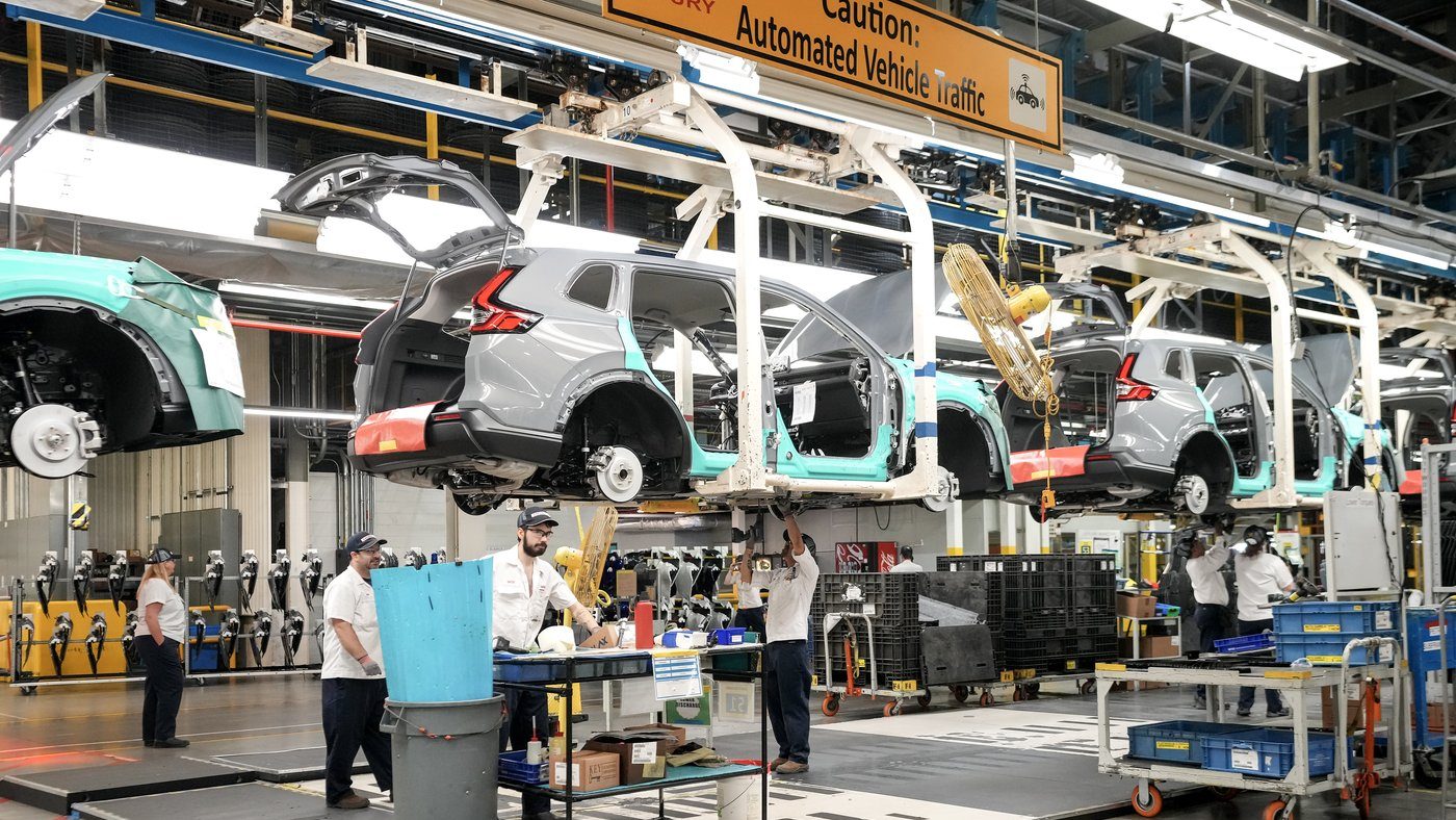 Canada lost 68,000 jobs in September as unemployment rate rose to 6.5%