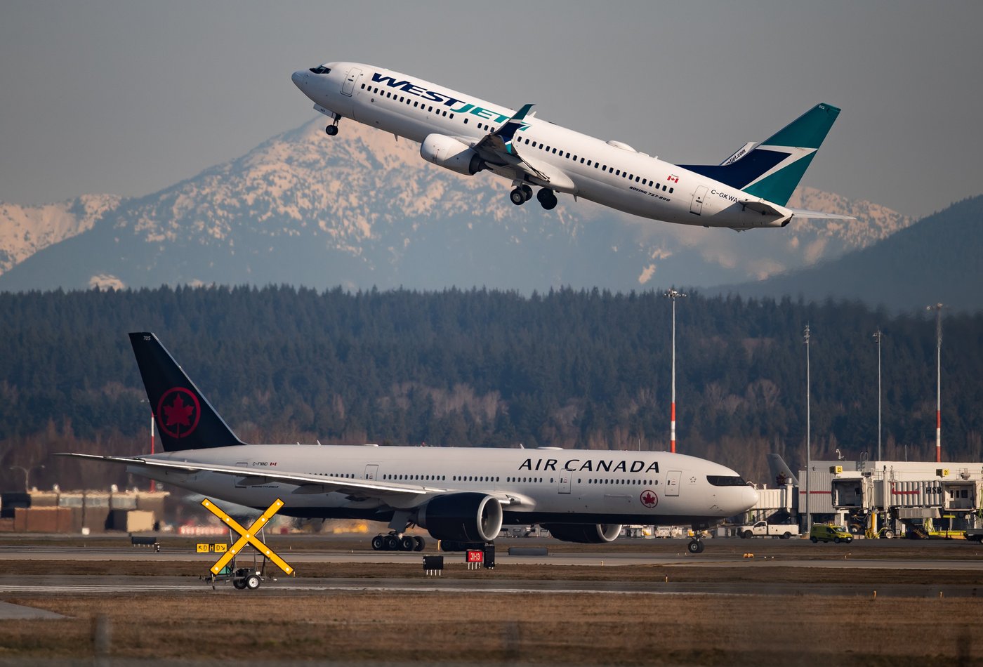 Industry group says airport privatization must keep a lid on traveller costs