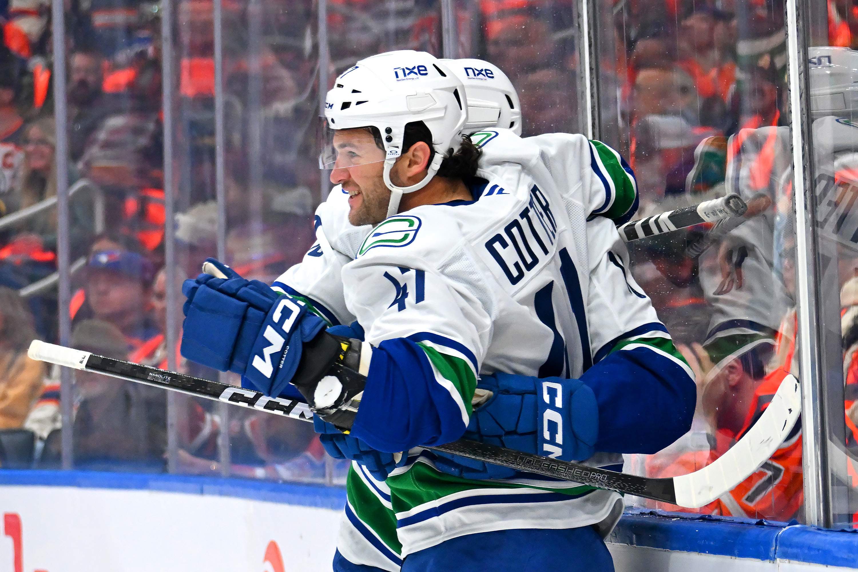 Paul Cotter makes Canucks debut with shorthanded goal vs Oilers in Edmonton