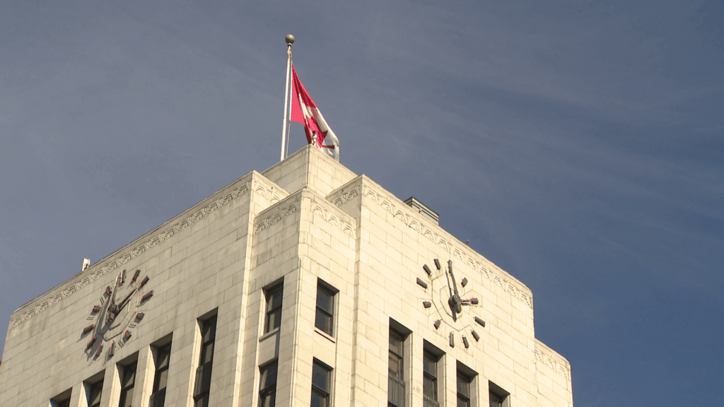 Poll: 62% of Vancouver residents want a new mayor, but challengers are split among candidates