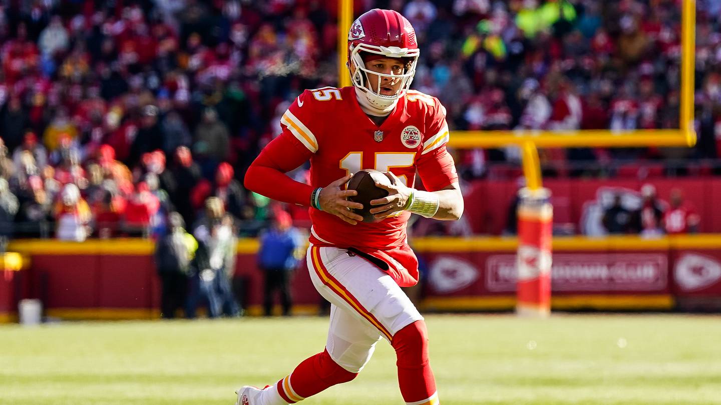 Chiefs visit Seahawks at Lumen Field in Week 7 Sunday night as writers weigh matchup