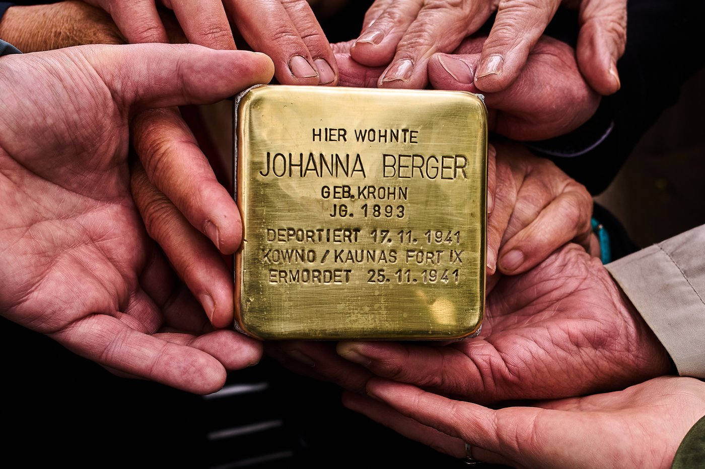 Heidenau council ends Stolpersteine memorial plaques, drawing criticism from Germany and Israel