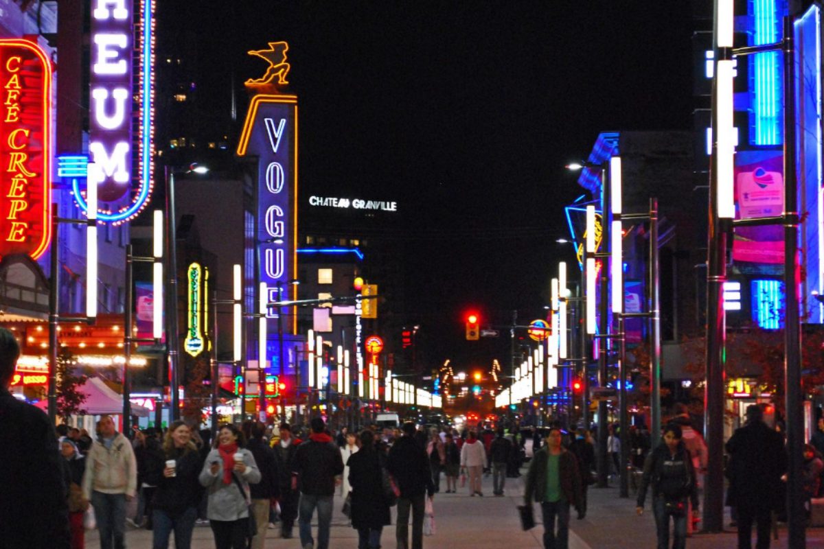 Suspect still at large after Vancouver nightclub stabbing sends 4 people to hospital