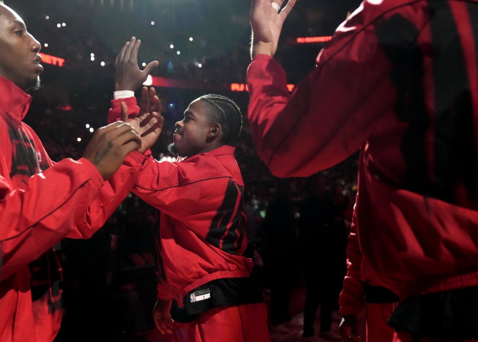 Raptors point guard Jamal Shead keeps Temple’s in-game warmup conga tradition going and sparks win