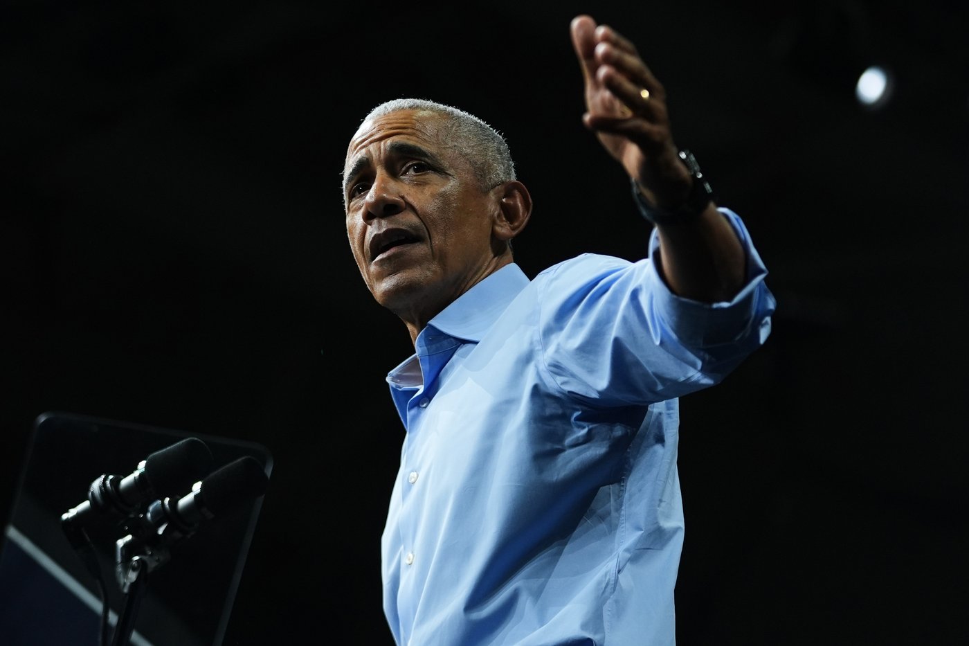 Obama mocks Trump’s tariffs on Canadian goods, calling Canada a “well-known evil empire” in Detroit