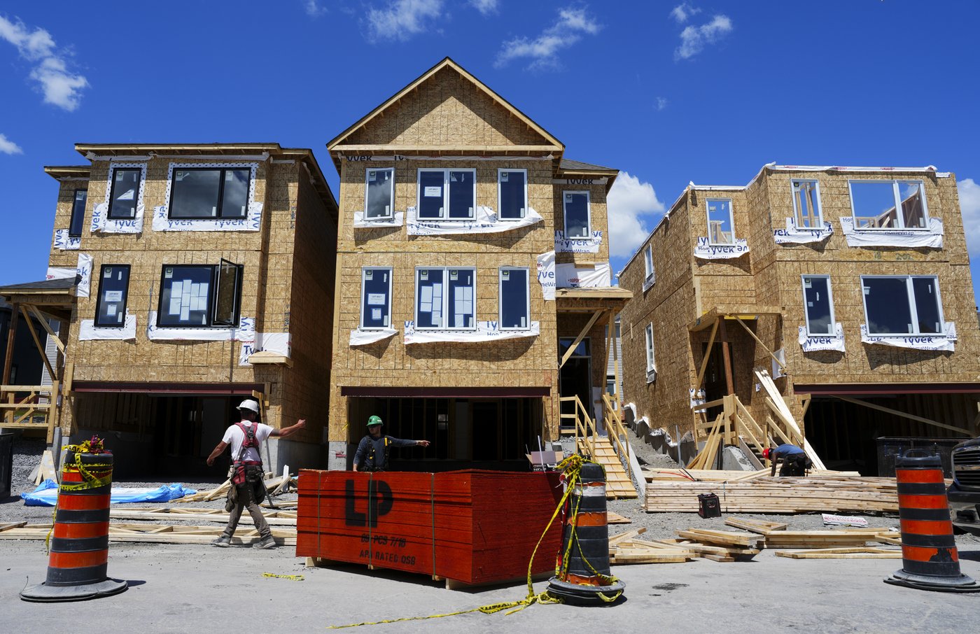 CMHC says annual pace of housing starts in September rose 3% from August