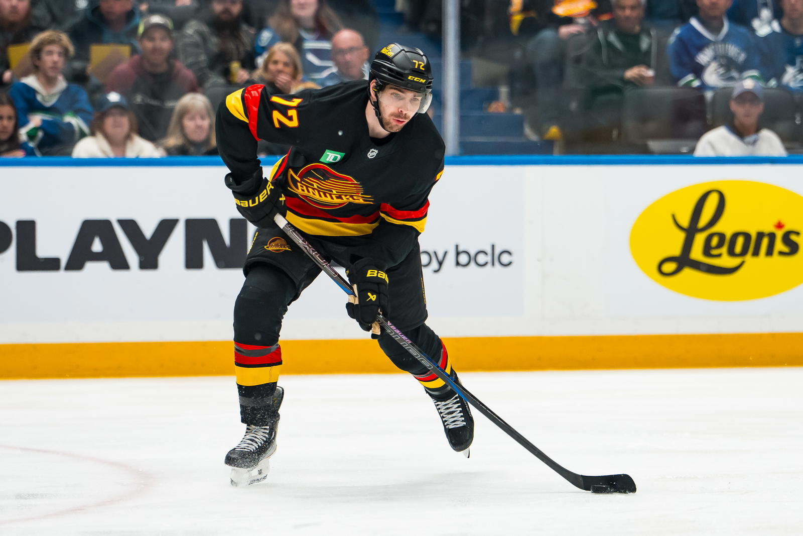 Filip Chytil leaves Canucks’ pre-season opener vs Oilers with upper-body injury
