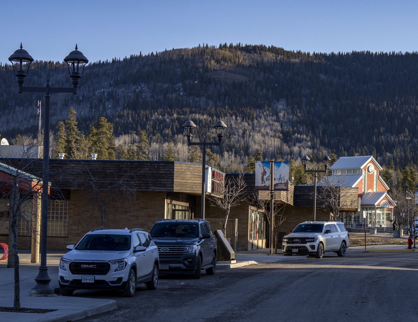 Mounties say a man is in custody after a knife flashed at a youth in Tumbler Ridge
