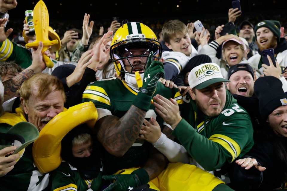 Jordan Love throws 3 TD passes as Packers beat Panthers 27-19