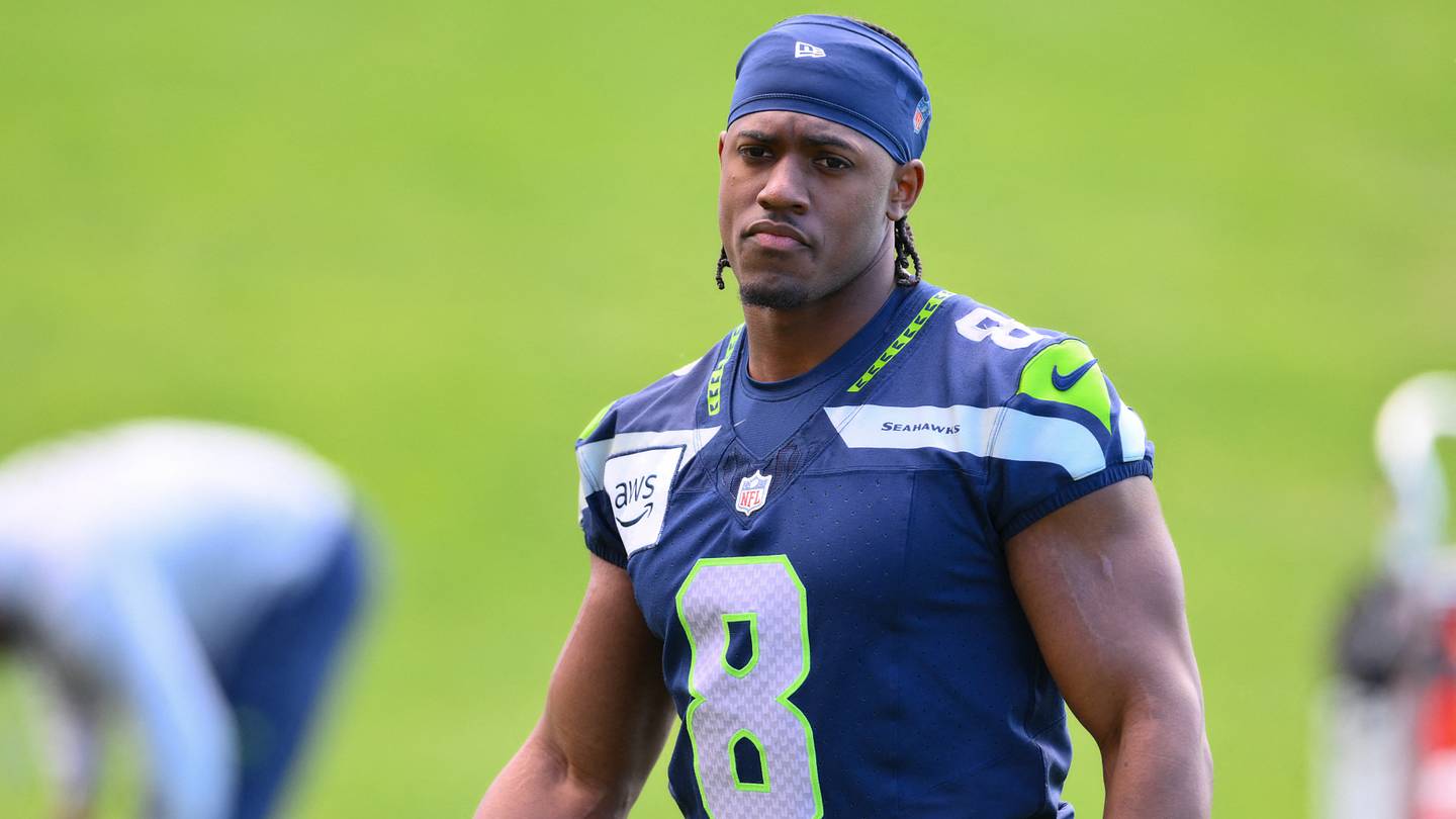 Seahawks’ Friday injury report brings several full practices, but Byron Murphy is limited