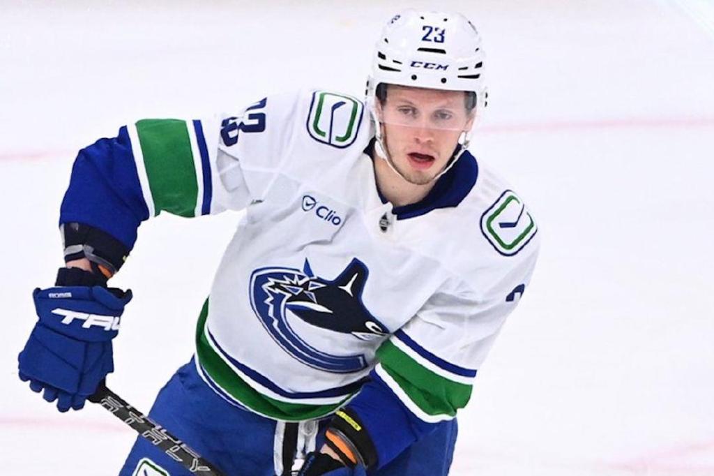 Tkachuk nets 3 as Florida Panthers rally to edge Vancouver Canucks 3-2 in overtime