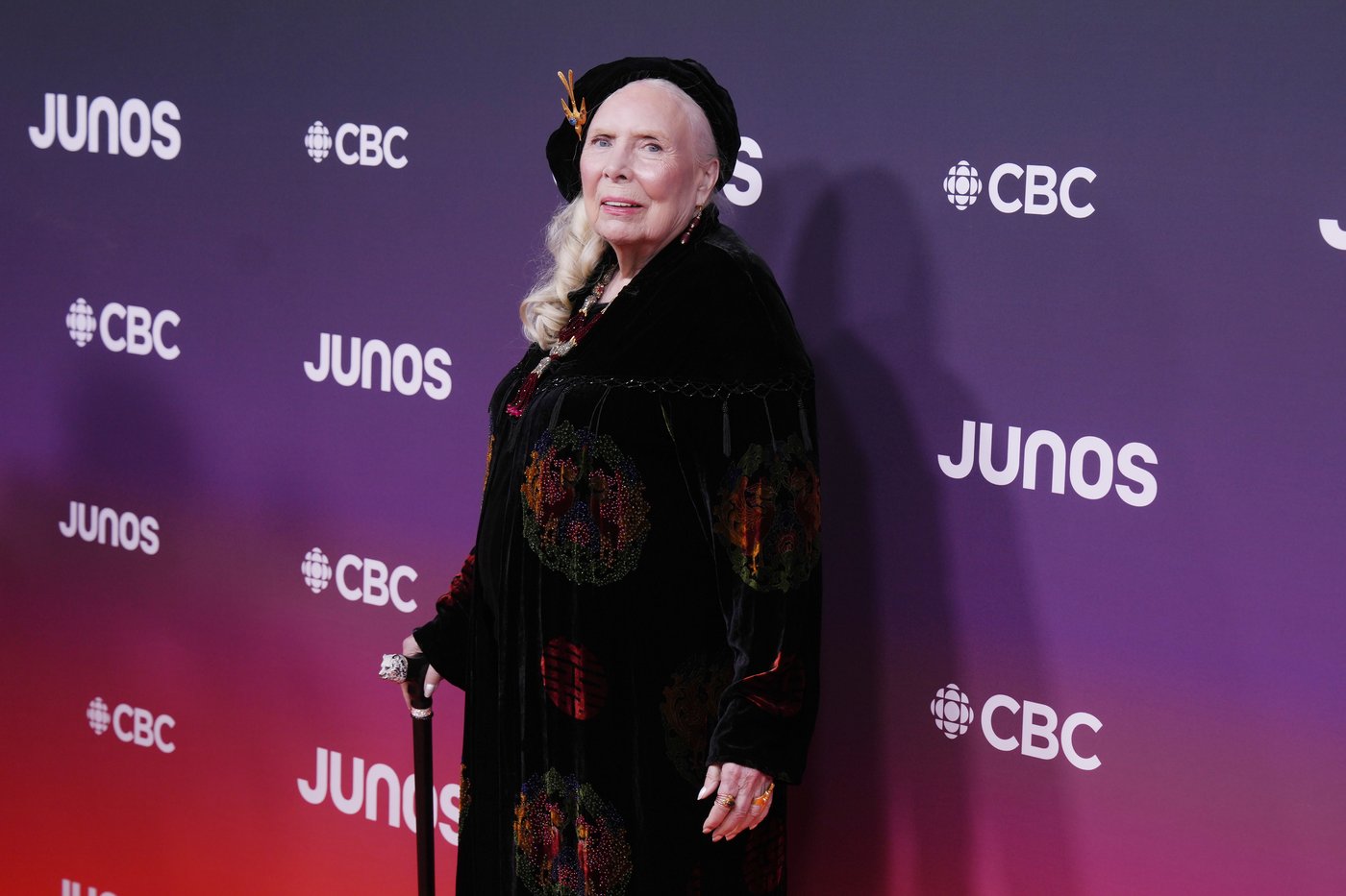 Joni Mitchell says U.S. citizenship was to vote, adding she’ll always remain Canadian
