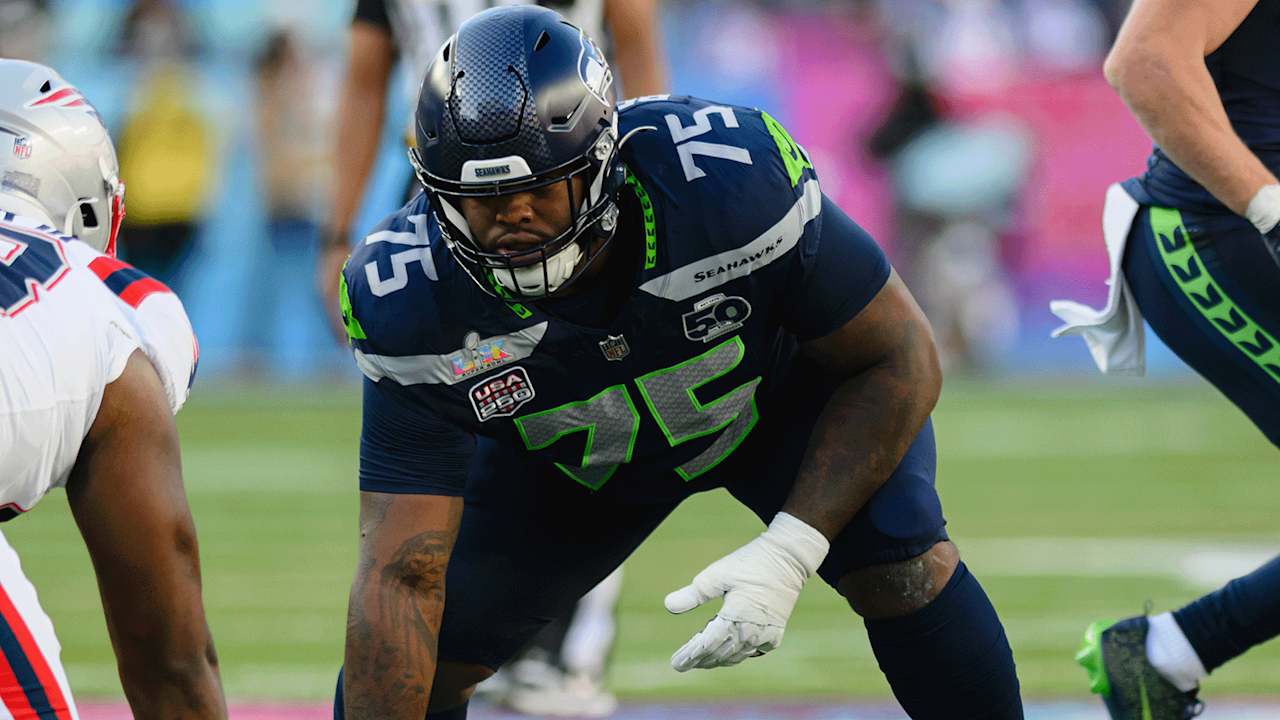 Seahawks activate guard Anthony Bradford off injured reserve, elevate Jimmy Ciarlo and Trevon Diggs