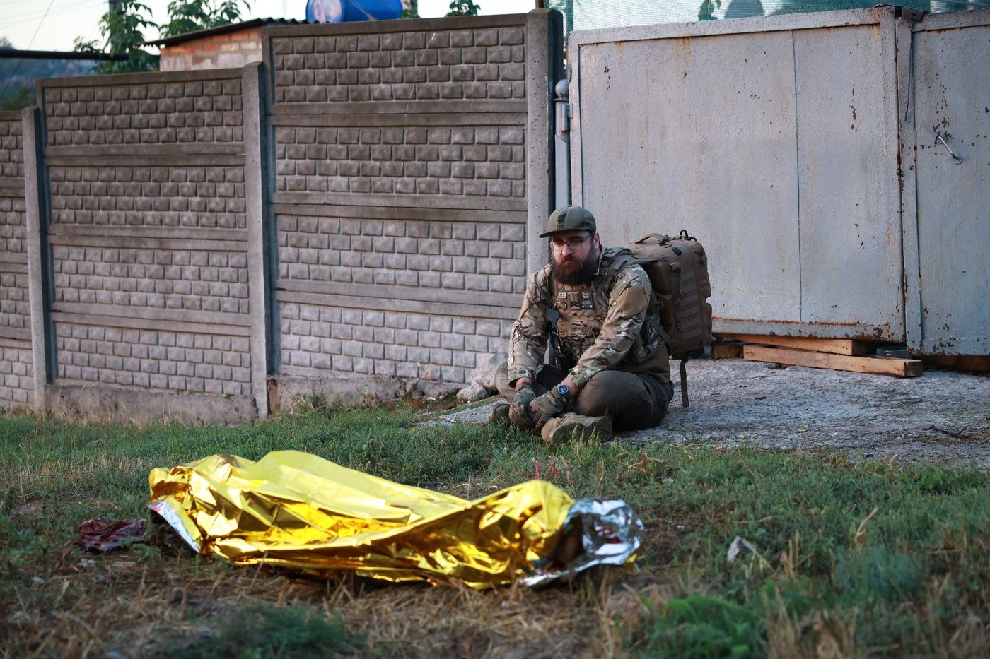 Russian and Ukrainian strikes kill 10 as Trump urges Zelenskyy to “settle” with Putin