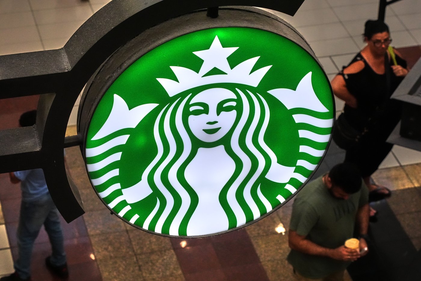 Starbucks plans to close about 250 stores across North America later this week